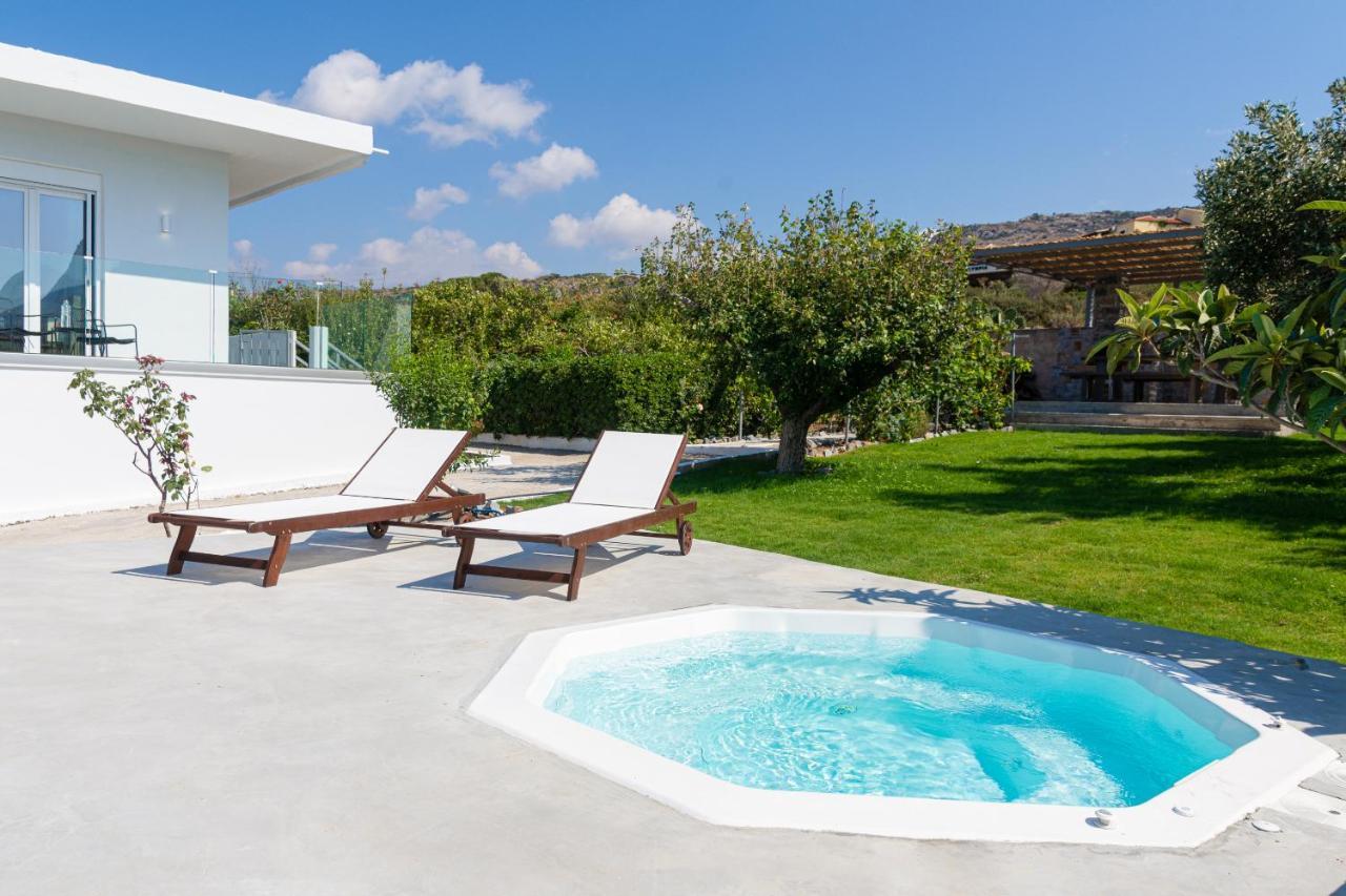 הרסוניסוס Queen'S Gem Luxury Villa - Heated Jacuzzi & Pool מראה חיצוני תמונה