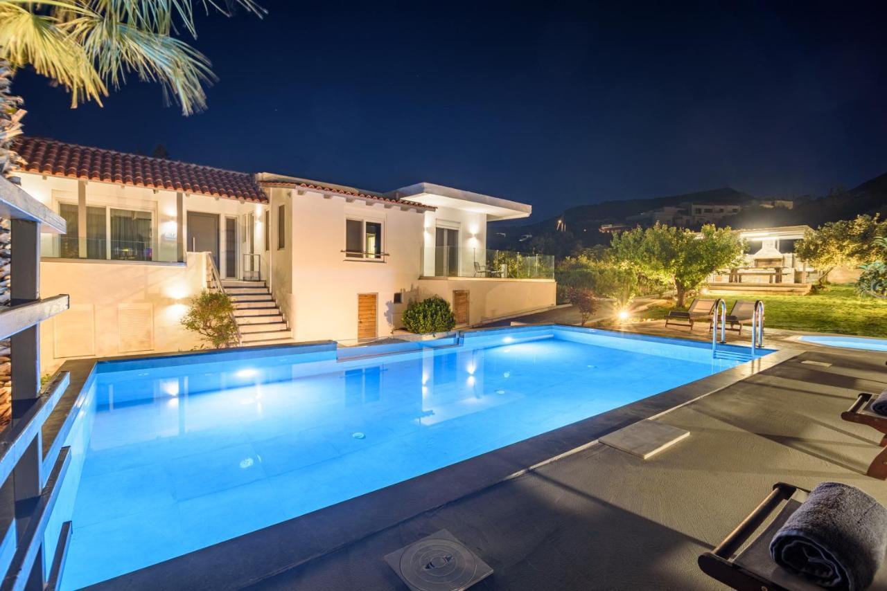 הרסוניסוס Queen'S Gem Luxury Villa - Heated Jacuzzi & Pool מראה חיצוני תמונה