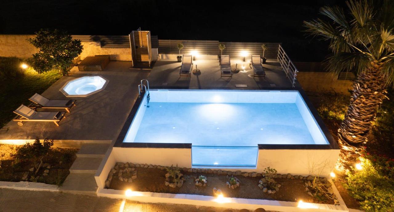 הרסוניסוס Queen'S Gem Luxury Villa - Heated Jacuzzi & Pool מראה חיצוני תמונה