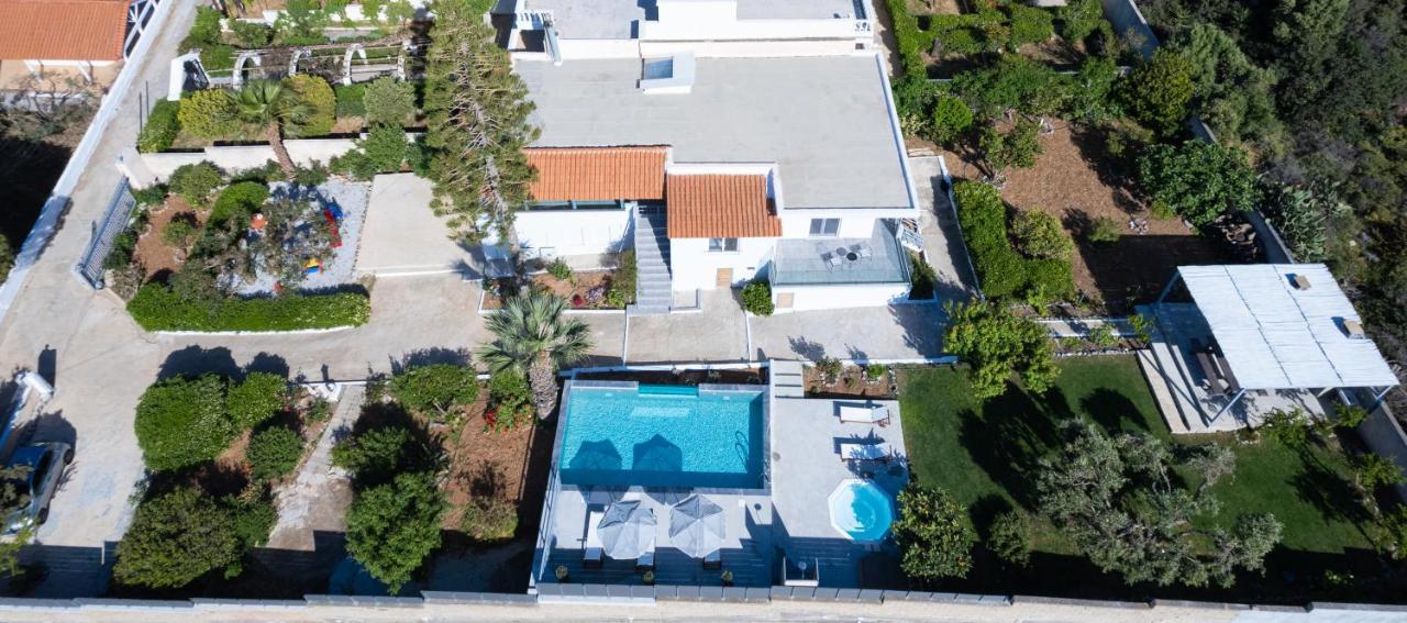 הרסוניסוס Queen'S Gem Luxury Villa - Heated Jacuzzi & Pool מראה חיצוני תמונה