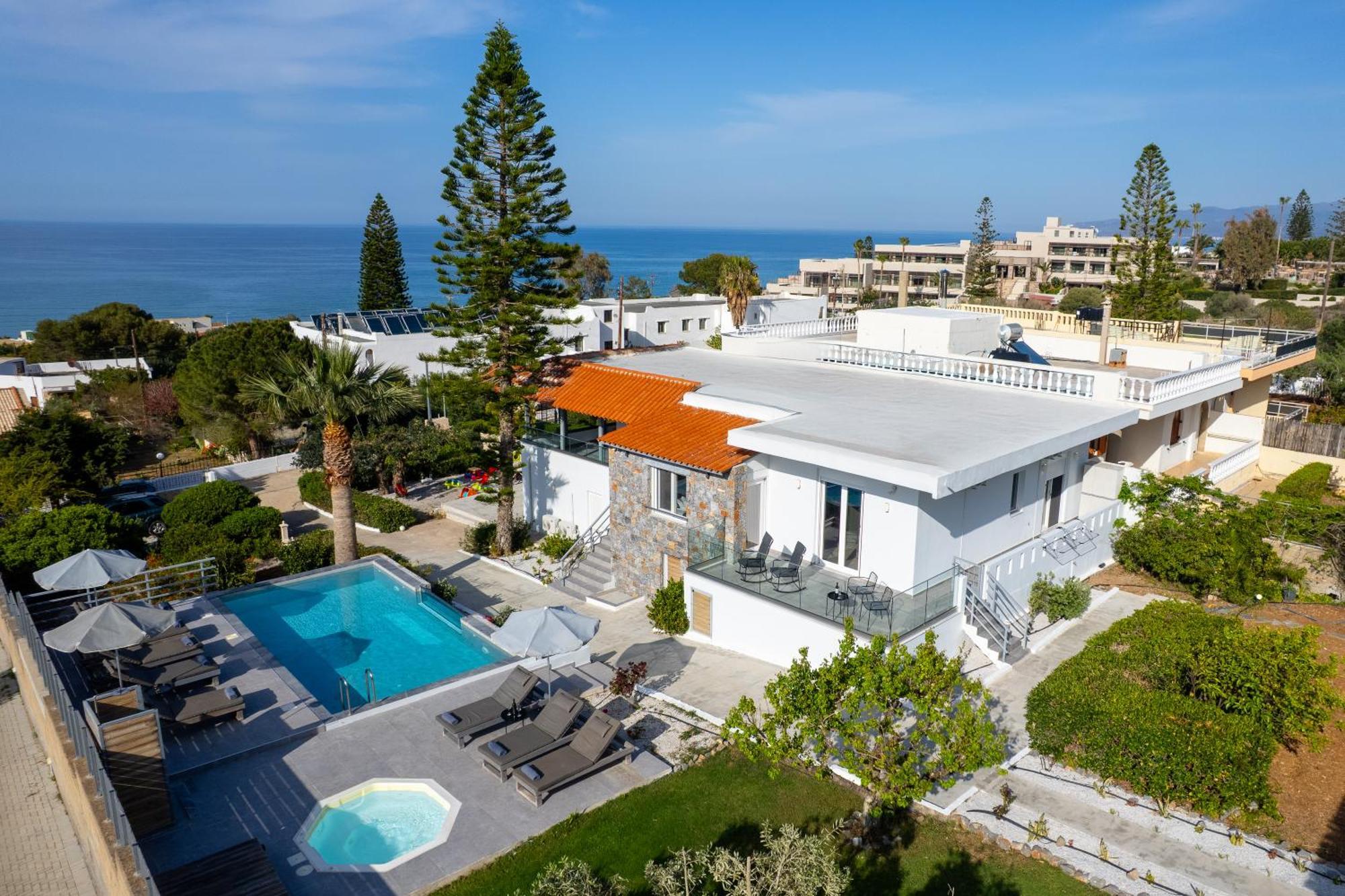 הרסוניסוס Queen'S Gem Luxury Villa - Heated Jacuzzi & Pool מראה חיצוני תמונה