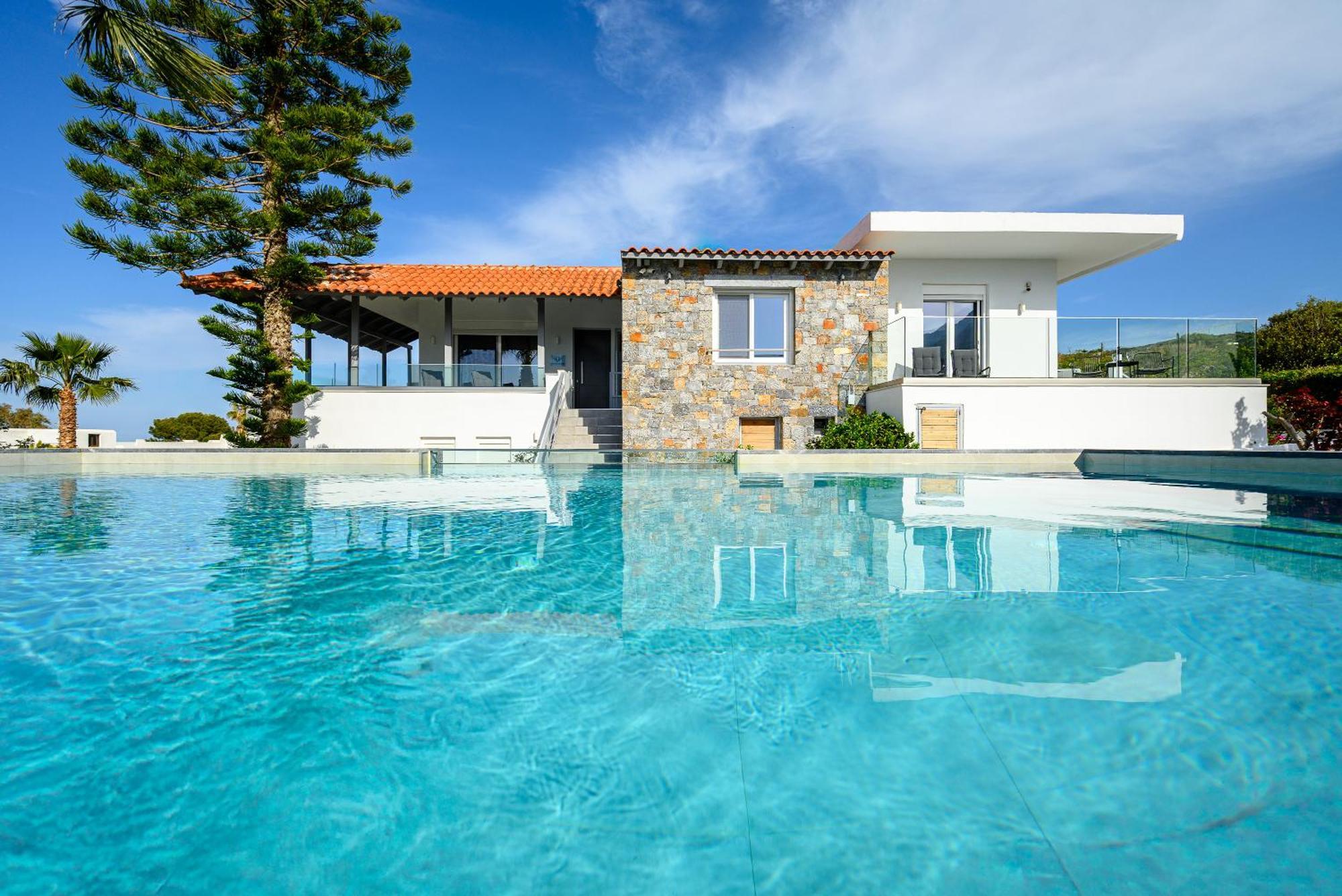 הרסוניסוס Queen'S Gem Luxury Villa - Heated Jacuzzi & Pool מראה חיצוני תמונה