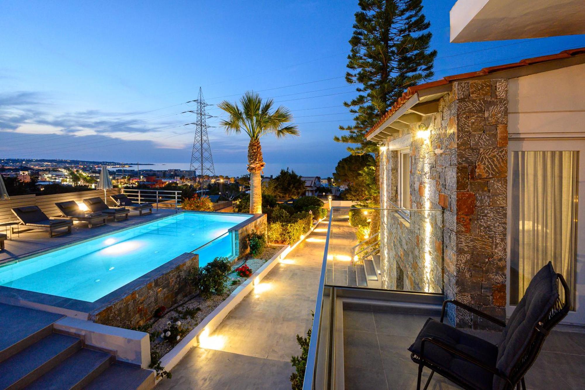 הרסוניסוס Queen'S Gem Luxury Villa - Heated Jacuzzi & Pool מראה חיצוני תמונה