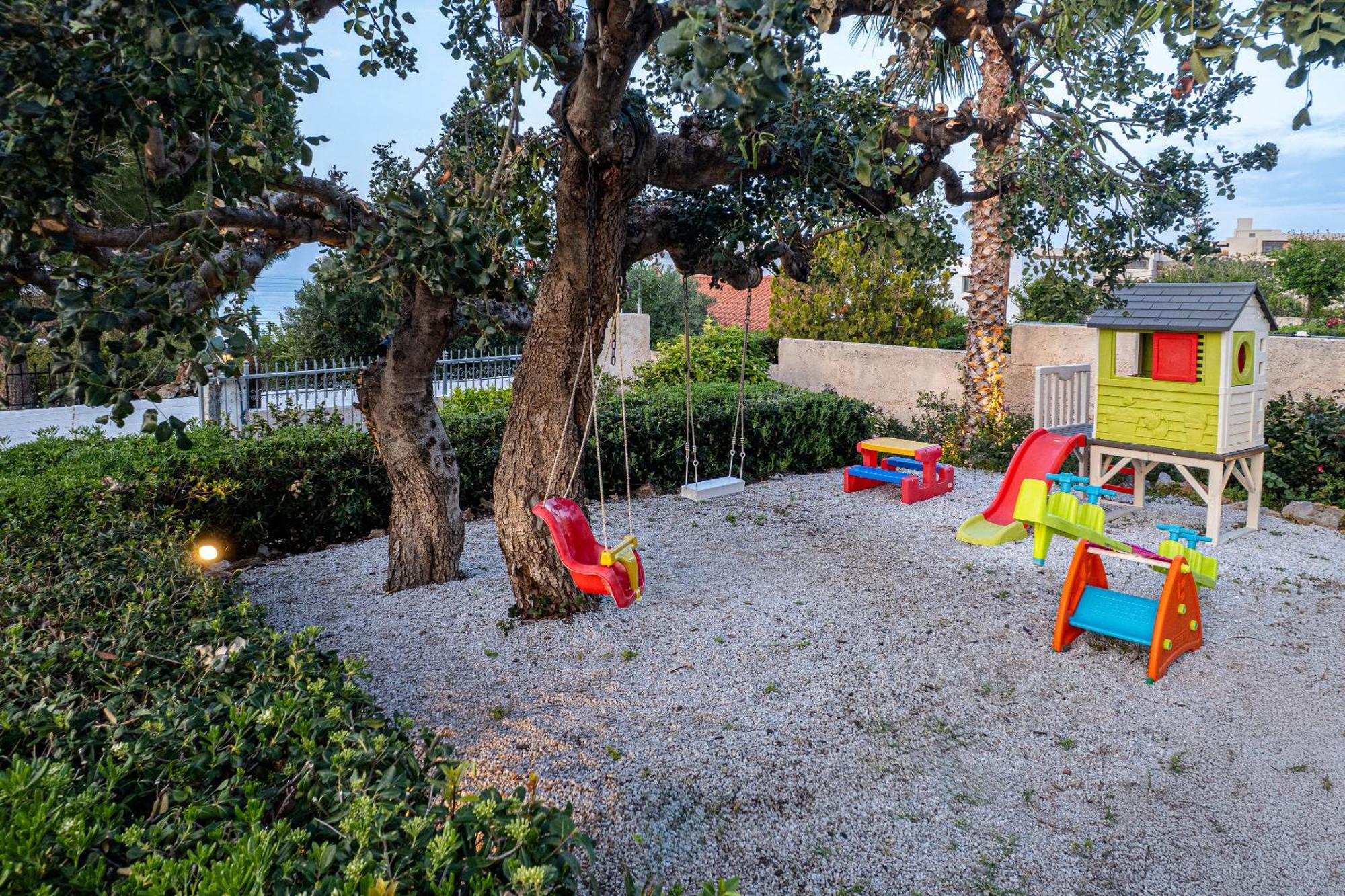 הרסוניסוס Queen'S Gem Luxury Villa - Heated Jacuzzi & Pool מראה חיצוני תמונה