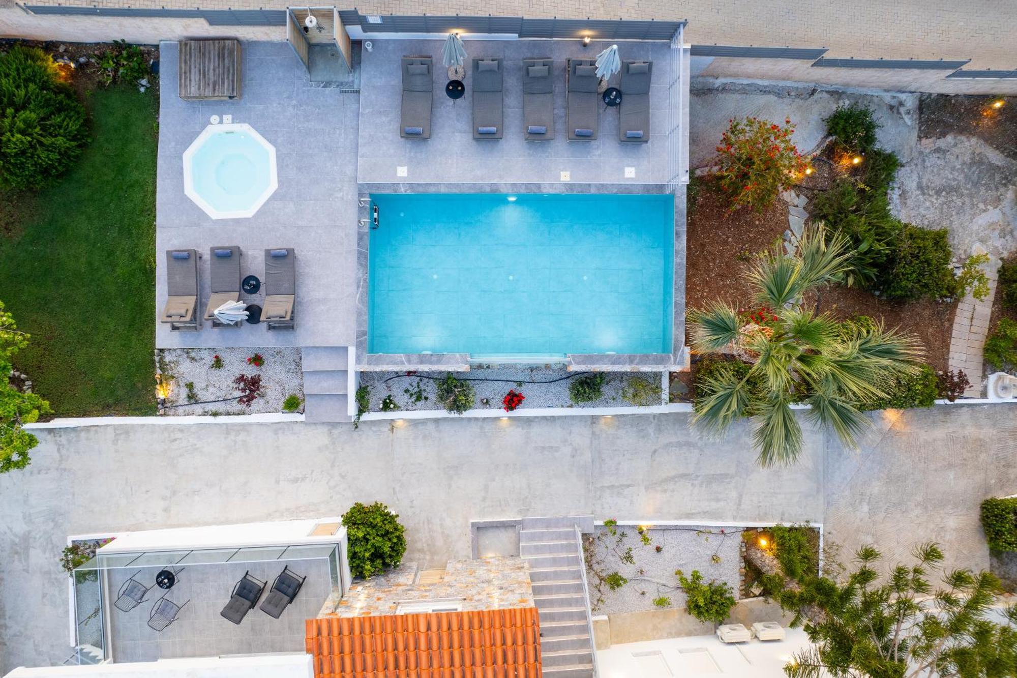 הרסוניסוס Queen'S Gem Luxury Villa - Heated Jacuzzi & Pool מראה חיצוני תמונה